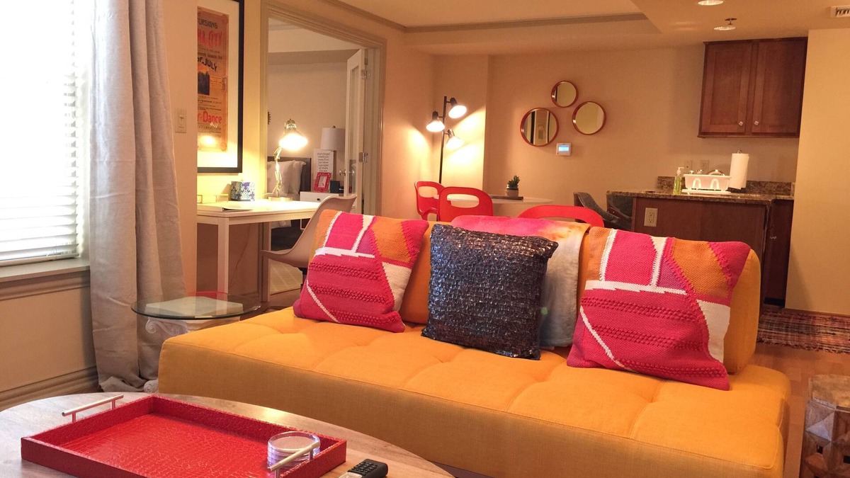 Central Oklahoma City Apartment | 5 minutes from Zoo, Museums, conventions Thunder basketball in Midtown Landmark