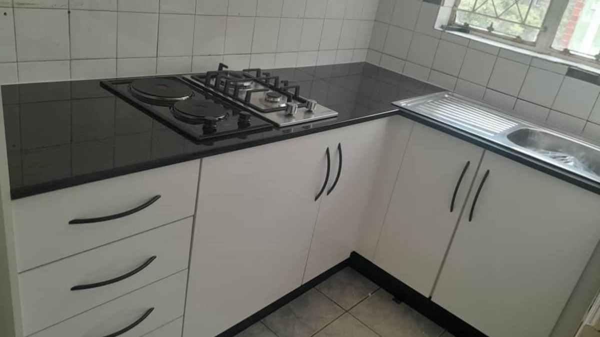 Harare Apartment | 5 minutes into the city. Family sized unit with newly fitted kitchen.