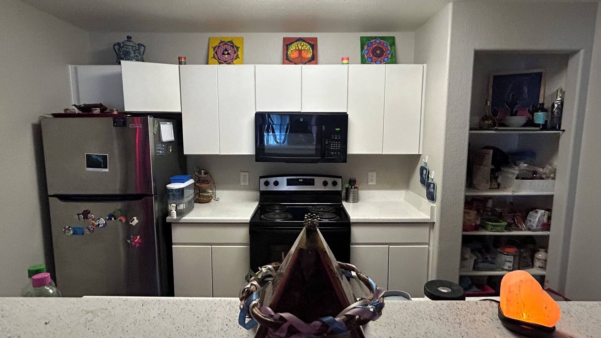 Downtown Phoenix Apartment | 5 minutes to Downtown! Family size apartment with easy access to Light Rail.nn