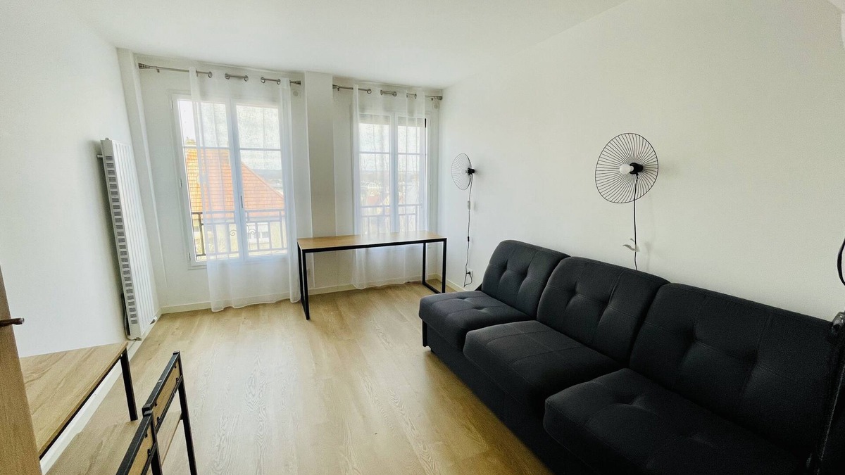 Saint-Cyr-l'Ecole Apartment | 5 minutes to Versailles