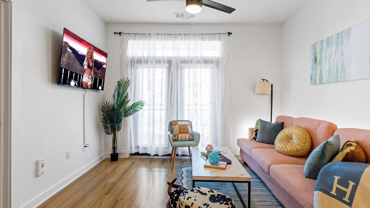 Bellevue Apartment | 5 Minutes to Lenox Mall: Sleeps 8