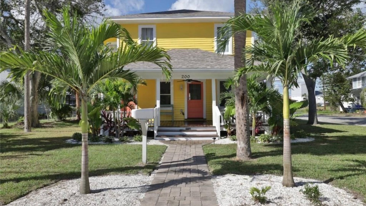 Historic District House | 5 minutes to the beach, 1 block from Canal St