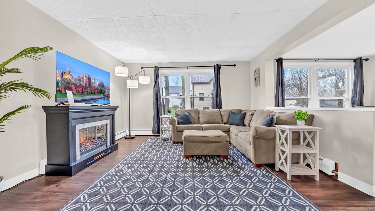 Athol Springs Apartment | 5 minutes to the beach Free Parking & Free WiFi
