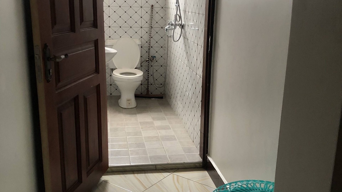 Bukoto Apartment | 5 minutes to the recreation center!Family-sized condo with a balcony.