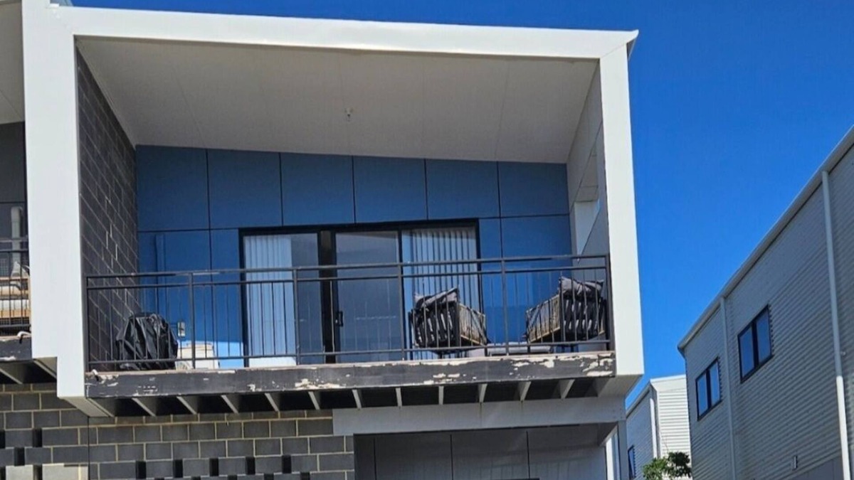 Alkimos House | 5 minutes walk to the beach! Alkimos Coastal 3 Bedroom Townhouse