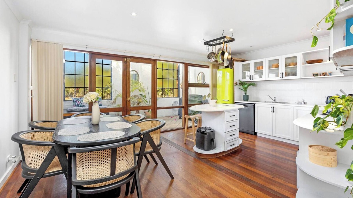North Fremantle House | 5 North Freo 2BR Supercool Stunning Pad+Parking