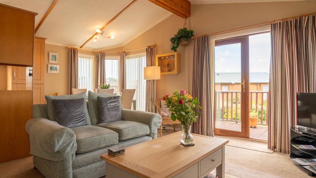 Mullacott Cabin | 5 Ocean View Lodge - 3 Bed-Sleeps 6-TJS5OV