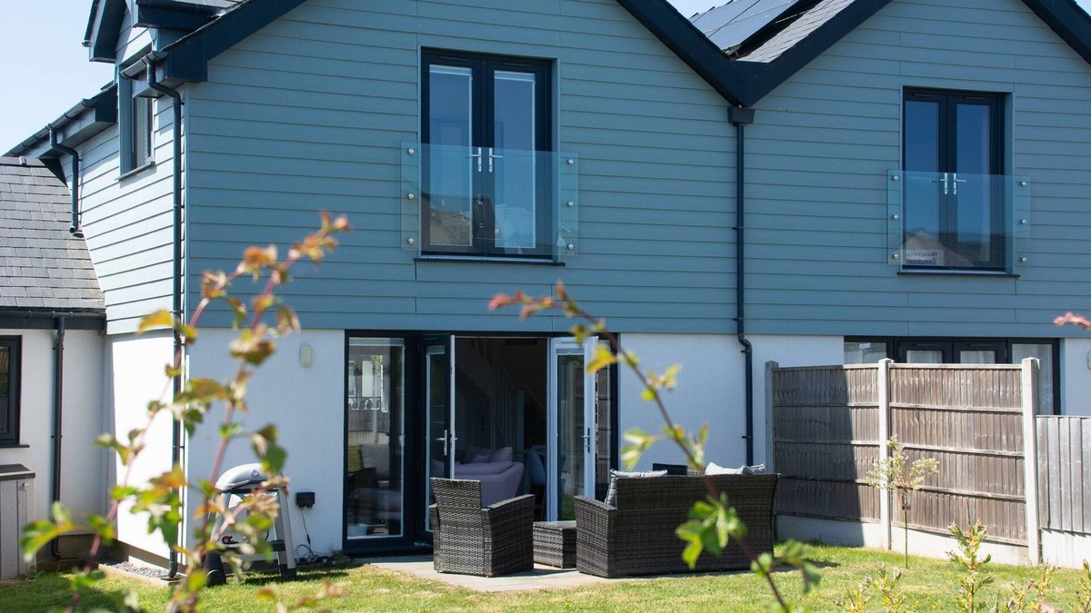Brynteg Cottage | 5 Parc Delfryn - sleeps 7 guests in 3 bedrooms