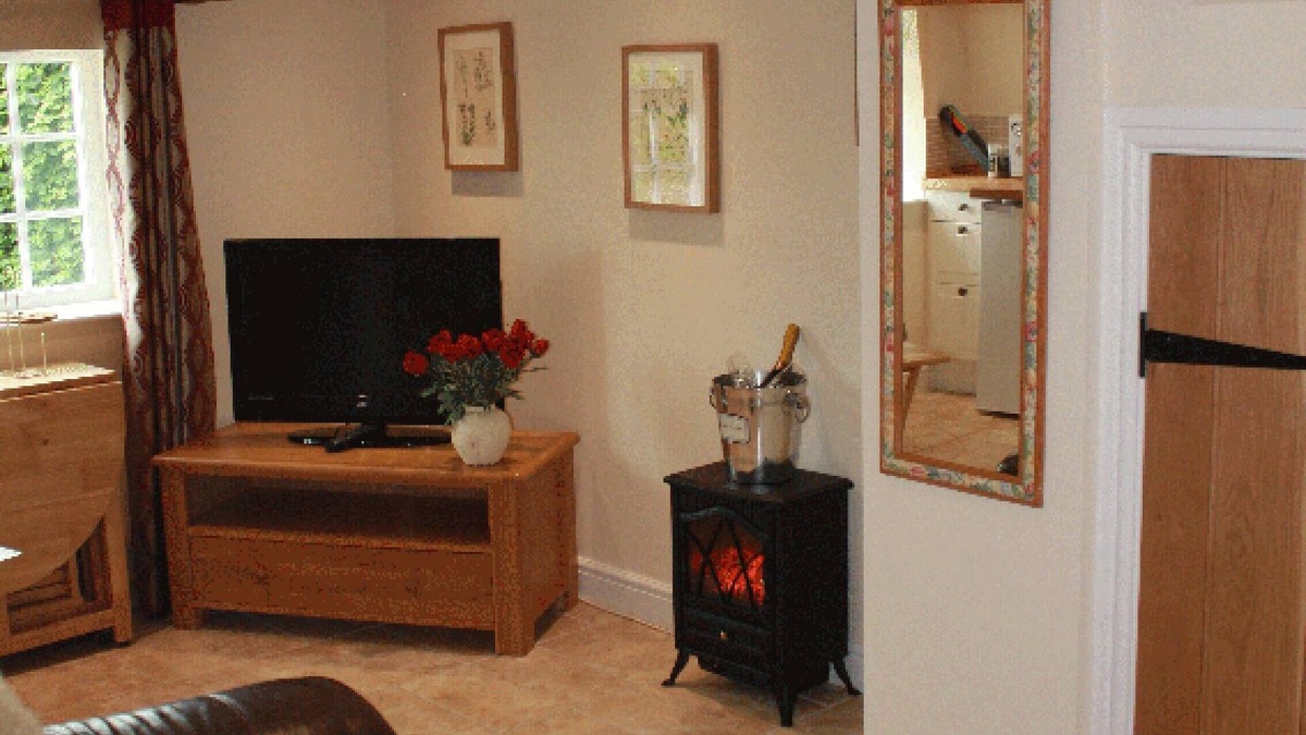 Ellastone Cottage | 5* PEAK DISTRICT COTTAGE NEAR ASHBOURNE & ALTON TOWERS