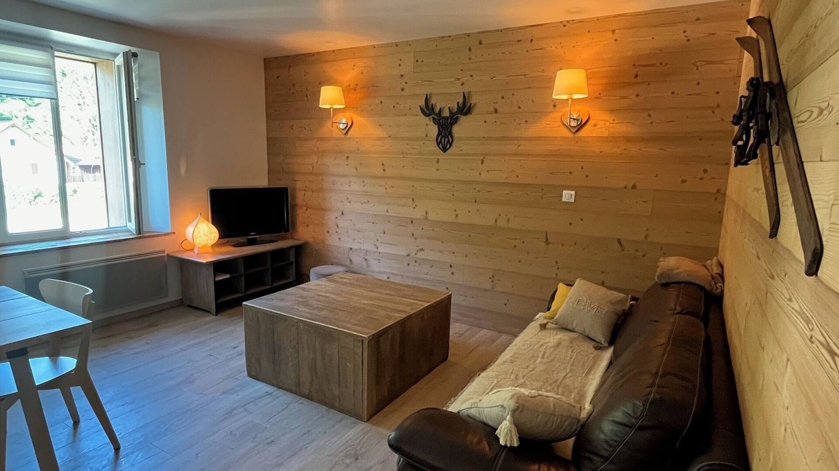 Saint-Maurice-sur-Moselle Apartment | 5-person chalet-style loft with garden