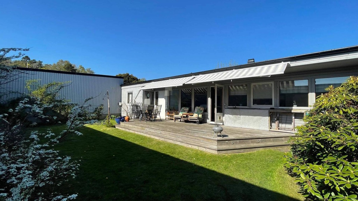 Vastra Frolunda House | 5 person holiday home in VÄSTRA FRÖLUNDA