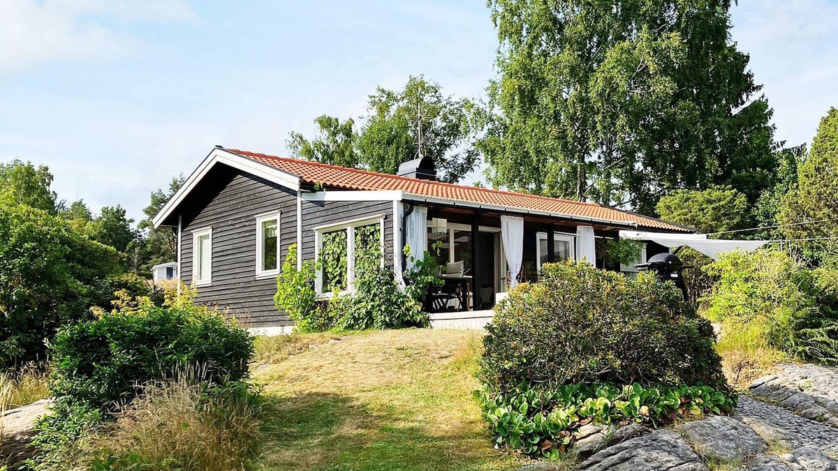 Stravalla House | 5 person holiday home in STRÅVALLA