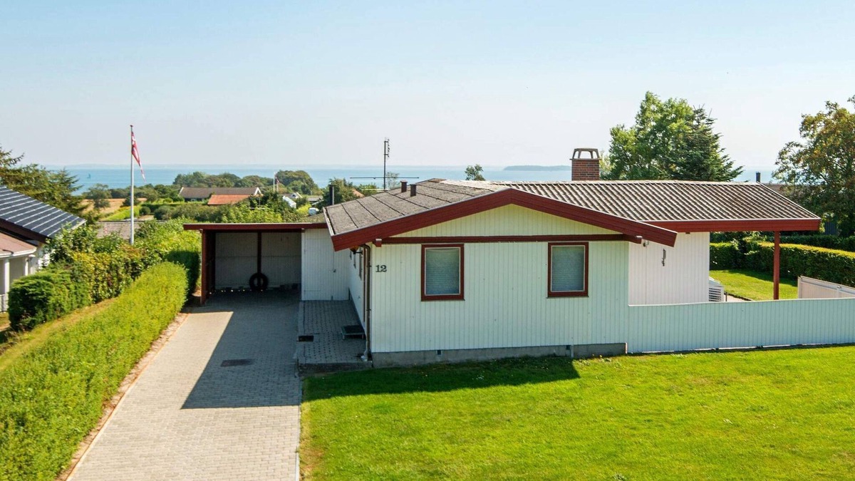 Hejlsminde Strand House | 5 person holiday home in Hejls-By Traum