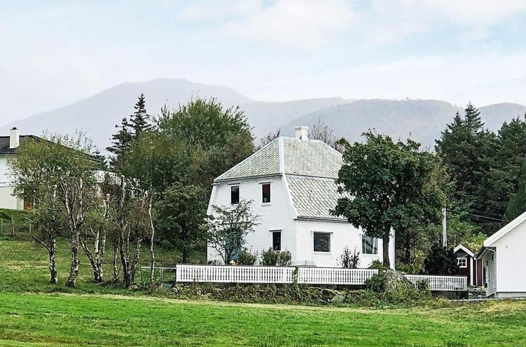 Florø House | 5 person holiday home in Svelgen-By Traum