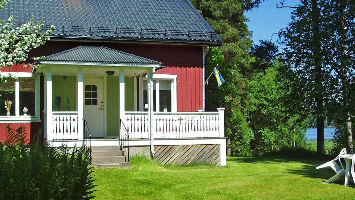 Arvika Municipality House | 5 person holiday home in ARVIKA-By Traum