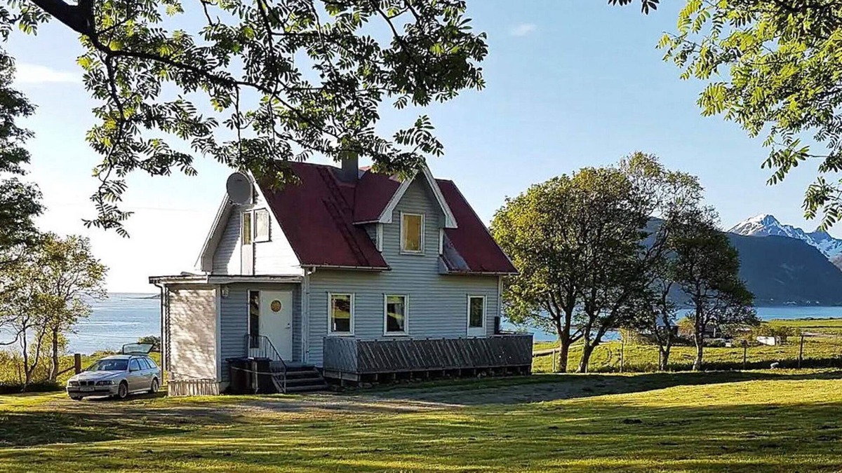 Vestvagøy House | 5 person holiday home in Gravdal