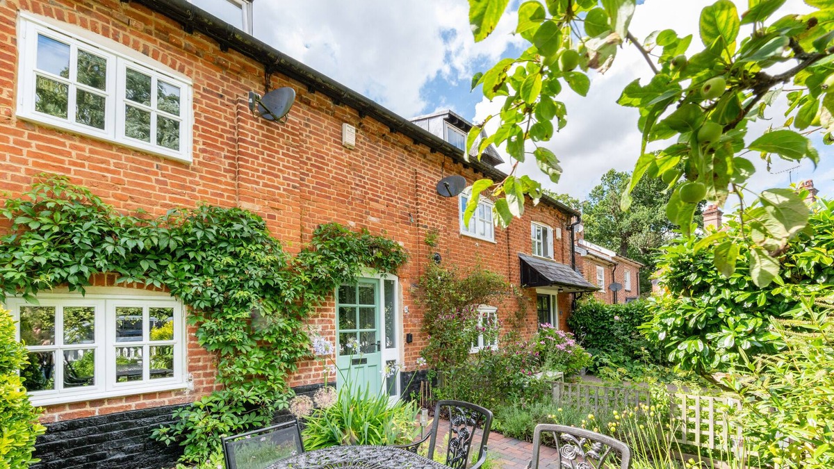 Halesworth House | 5 River Lane - Four Bedroom House, Sleeps 8