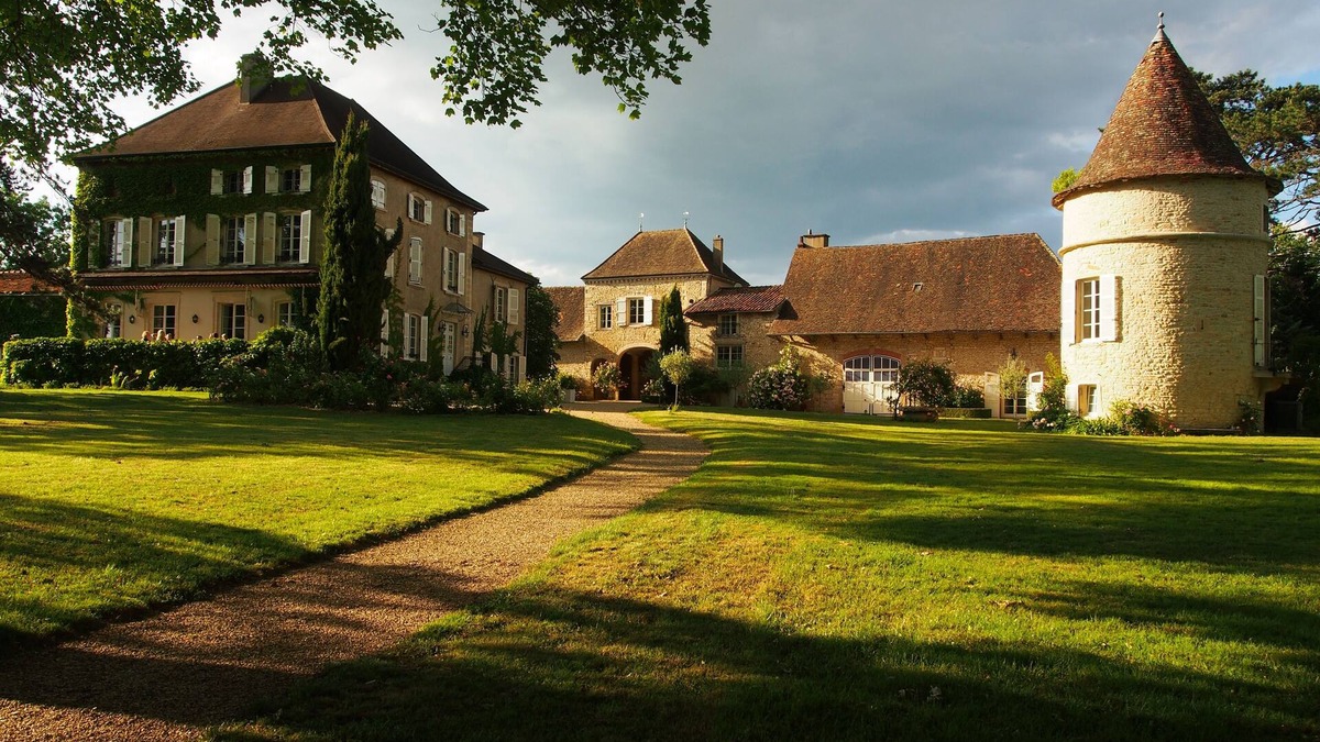 Montbellet Other | 5 rooms in a magnificent Château with swimming pool