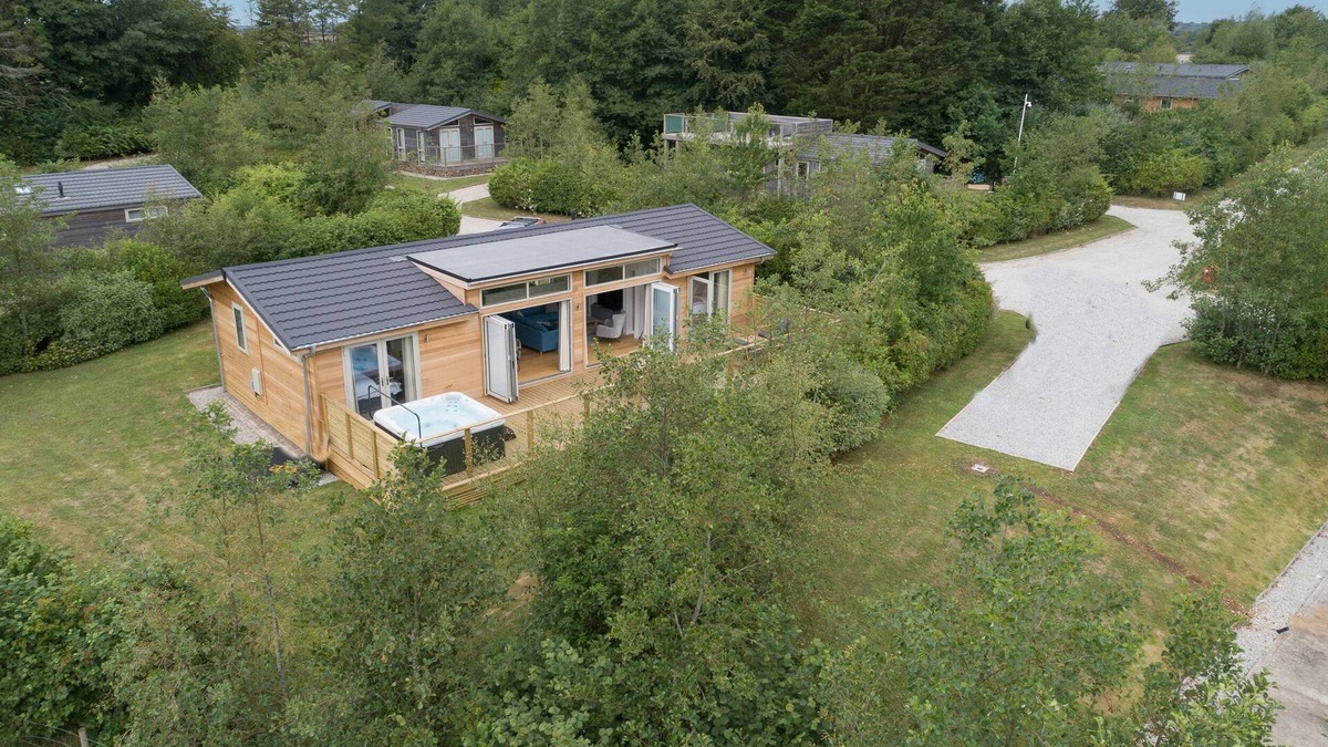 Dobwalls Cottage | 5 SOUTHERN PLACE, family friendly, with hot tub in Dobwalls