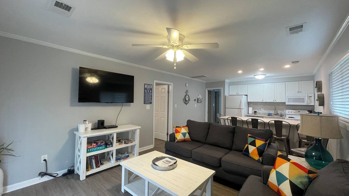 Northeast Virginia Beach Condo | 5 star, 2bd, 2ba condo in exclusive VB North End. Steps from beach, no deposit!