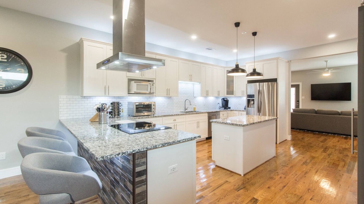 Central Arlington House | 5 Star! 3Bed 4Bath 1mileATnT Stadium Globe LifePark SixFlagsHurrHarb Texas Live!
