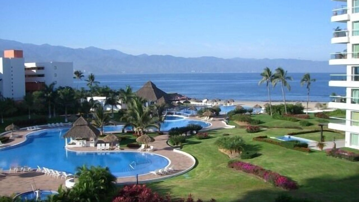 Marina Vallarta Condo | 5 STAR BEACH FRONT 3 BED/3 BATH FREE CONCIERGE AIRPORT PICK UP,