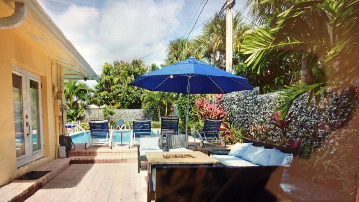 Dolphin Isles House | 5 Star Beach House! Blissful 1BR Fort Lauderdale Home