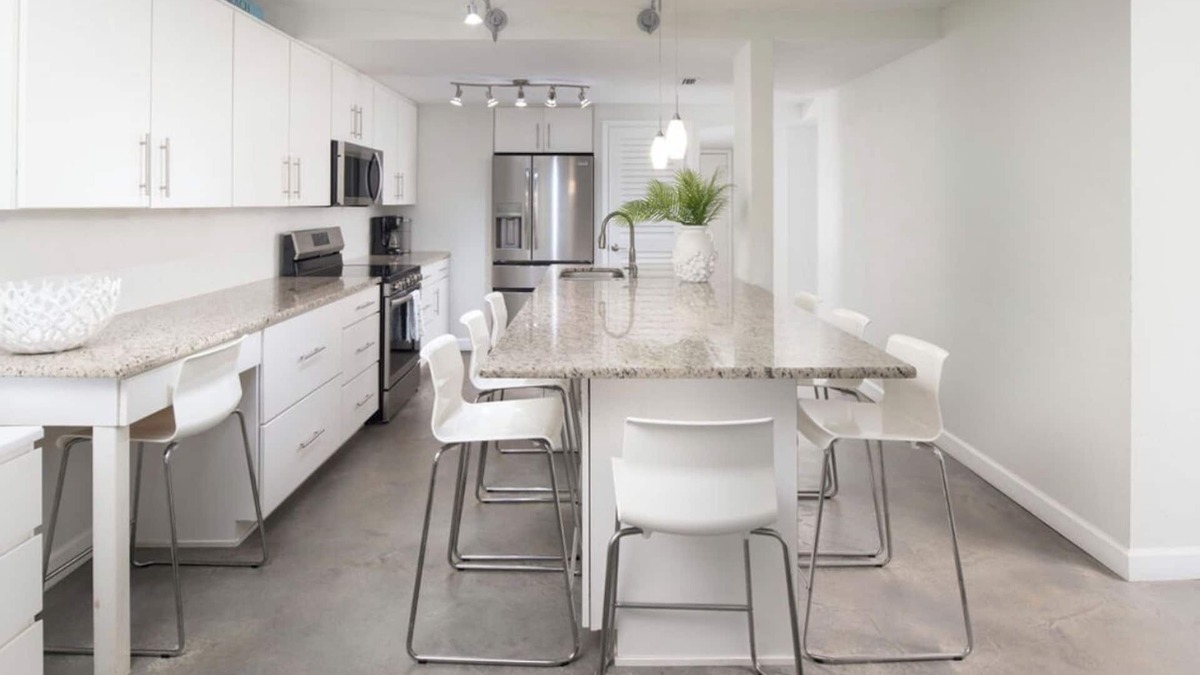 New Smyrna Beach Condo | 5 Star Beachfront Condo 3 BED 2 BATH 1st FLOOR NONDRIVING BEACH