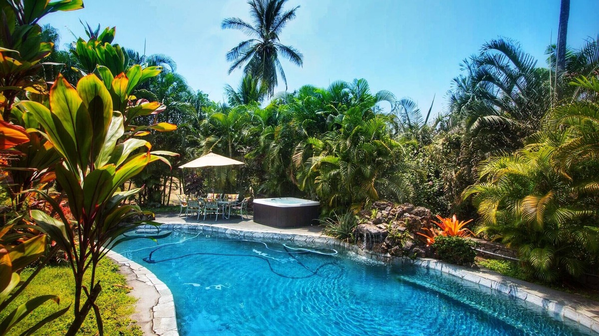 Kailua-Kona House | 5-Star beautiful ocean view 5 minutes to beaches, quiet, private pool/spa/AC!