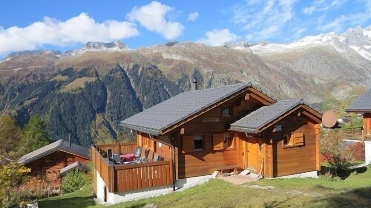 Bellwald Ski Chalet | 5 star chalet with stunning views, top location, free Wi-Fi, ski-in-ski-out