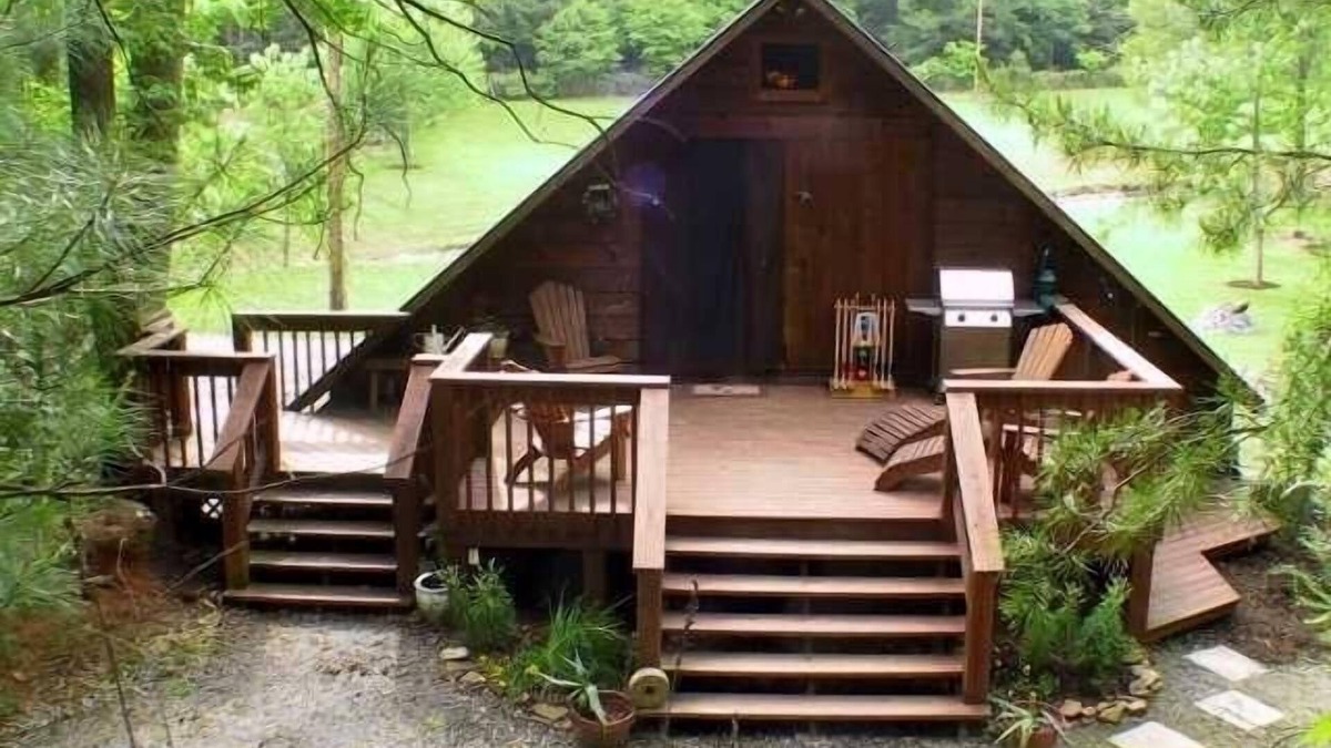 Bostic Cabin | 5 star Creekside Romantic Getaway for two & 58 acres &Fresh Warm Bread & Pond