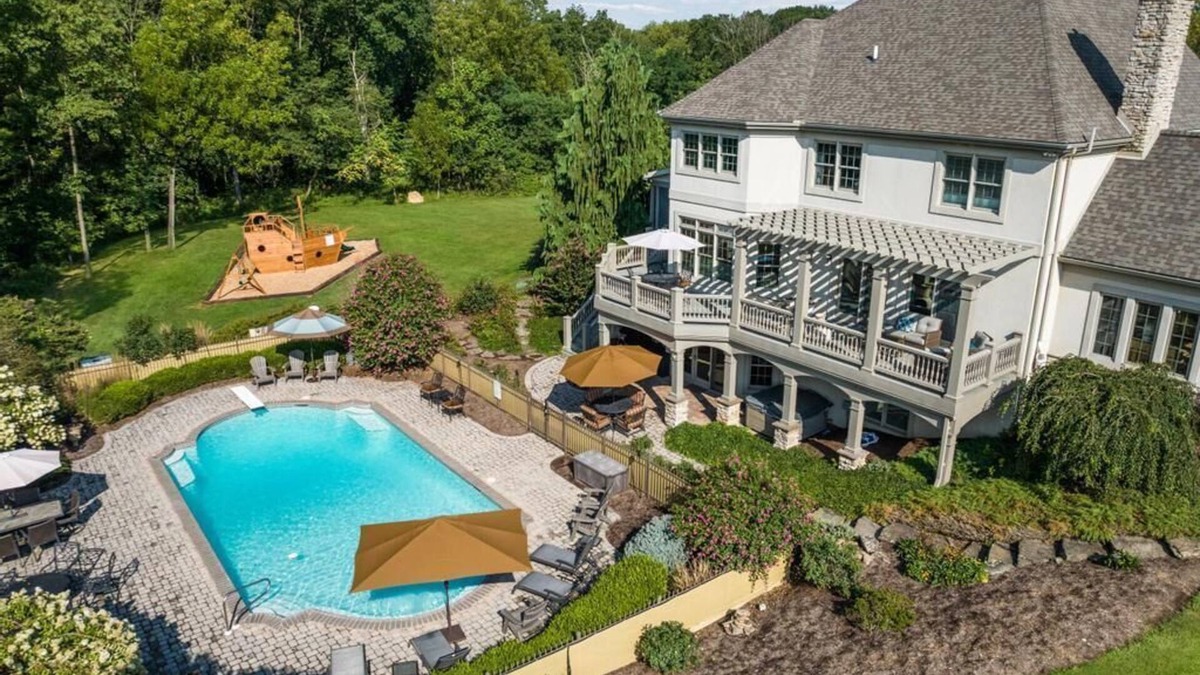 Hummelstown House | 5 Star Family Hershey Retreat Pool Hot tub Theater