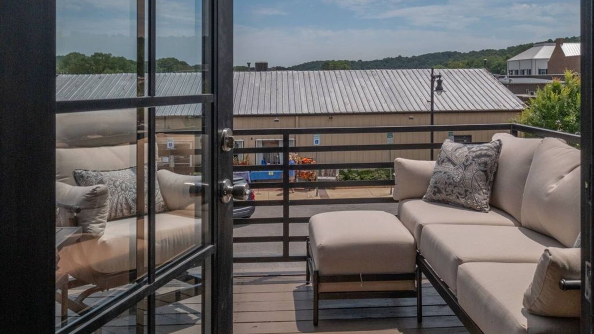 Trussville Apartment | 5 Star Flat in Downtown Trussville