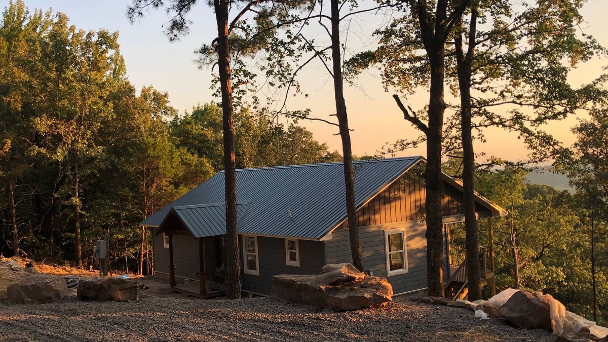 Russellville House | 5 STAR Gorgeous Mountaintop Cottage