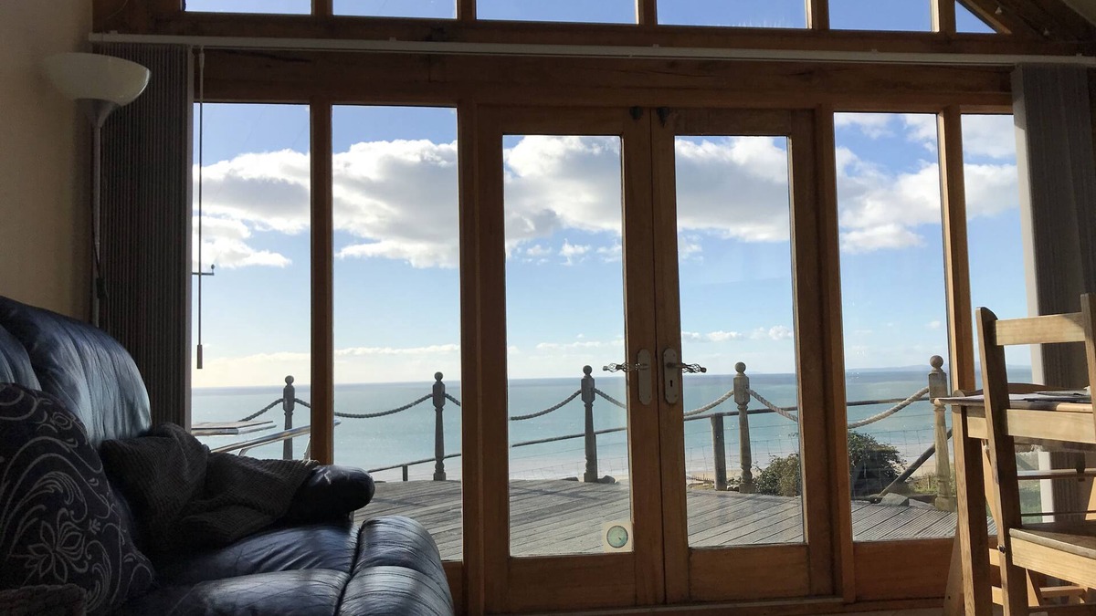 Barmouth House | 5 Star Luxury barn conversion overlooking the sea in North Wales (sleeps 2)