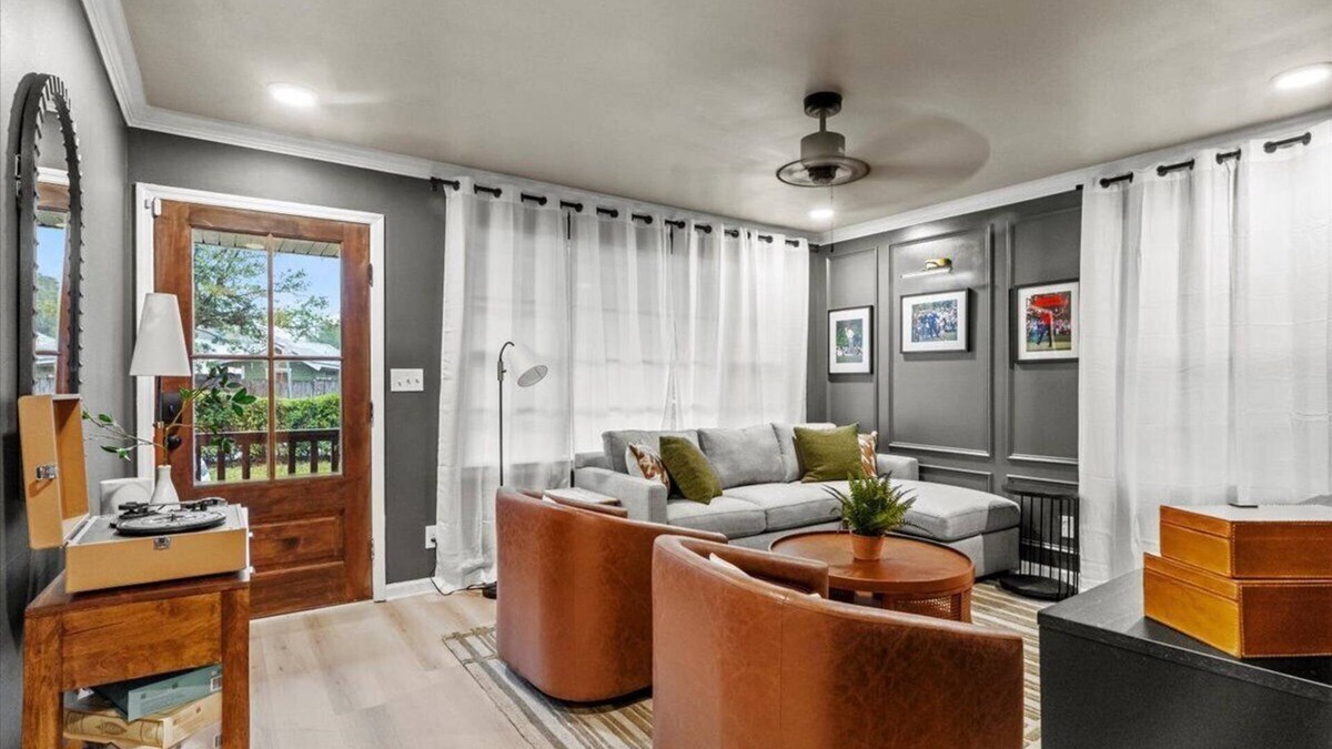 Augusta House | 5 Star Luxury Rental Just 5 min from Masters/Hot Tub/Fire Pit/EV Charger