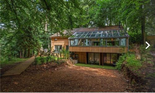 Tickenham House | 5 Star Luxury Woodland Retreat Sleeps 12 Hot tub Sauna