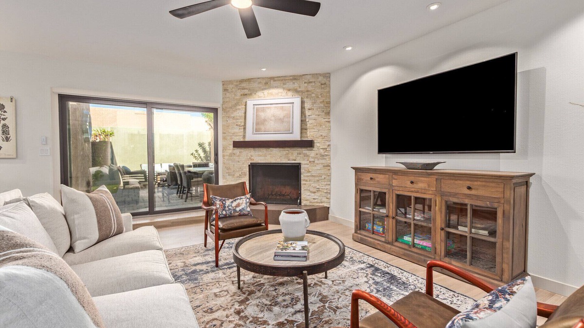 South Scottsdale House | 5 STAR NEW FURNISHINGS HI SPEED INTERNET, 2 pools McCormick Ranch Walkable