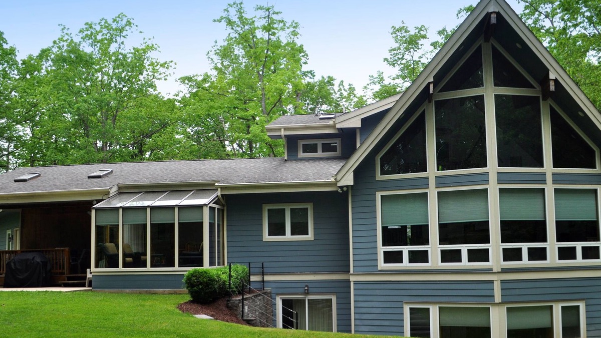 Blakeslee House | 5 STAR OWNER Managed, Lake Xcess, dock, Pool, Pickle-ball, Home Theater, firepit