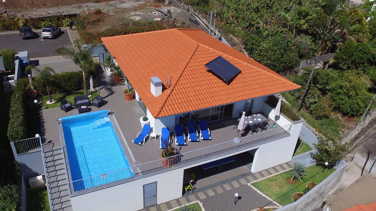 Arco da Calheta Villa | 5 Star Rainbow "Blue Villa" Heated pool, Sauna, Jaccuzi, Air cond,