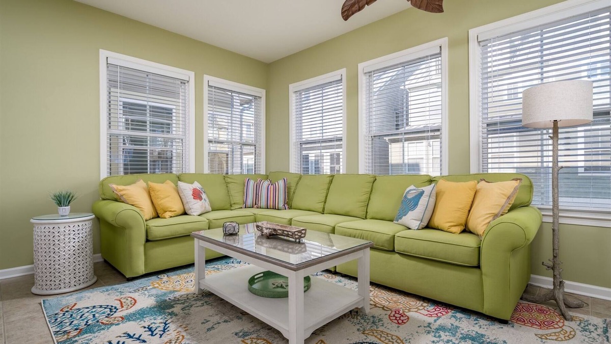 Sunset Island House | 5-Star*Sunset Island Townhouse, close to POOLS, Beach Chairs, FREE Linens/Towels