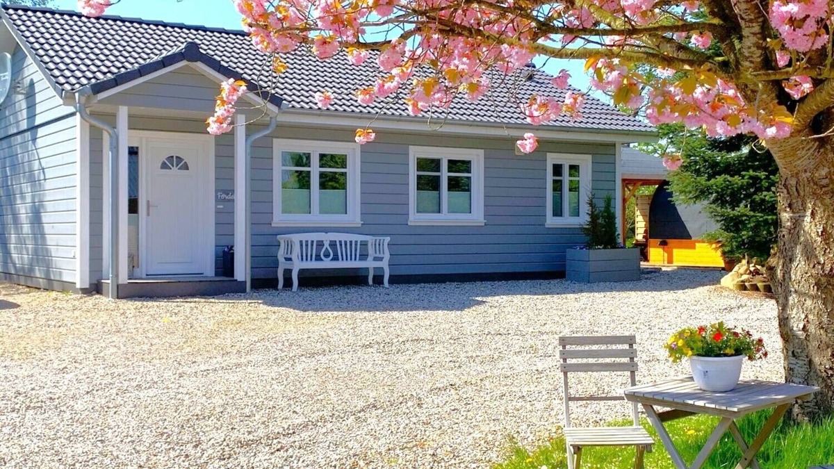 Dollerup House | 5 star vacation home for 1-4 pers. Garden, quiet location, 5 km to the beach