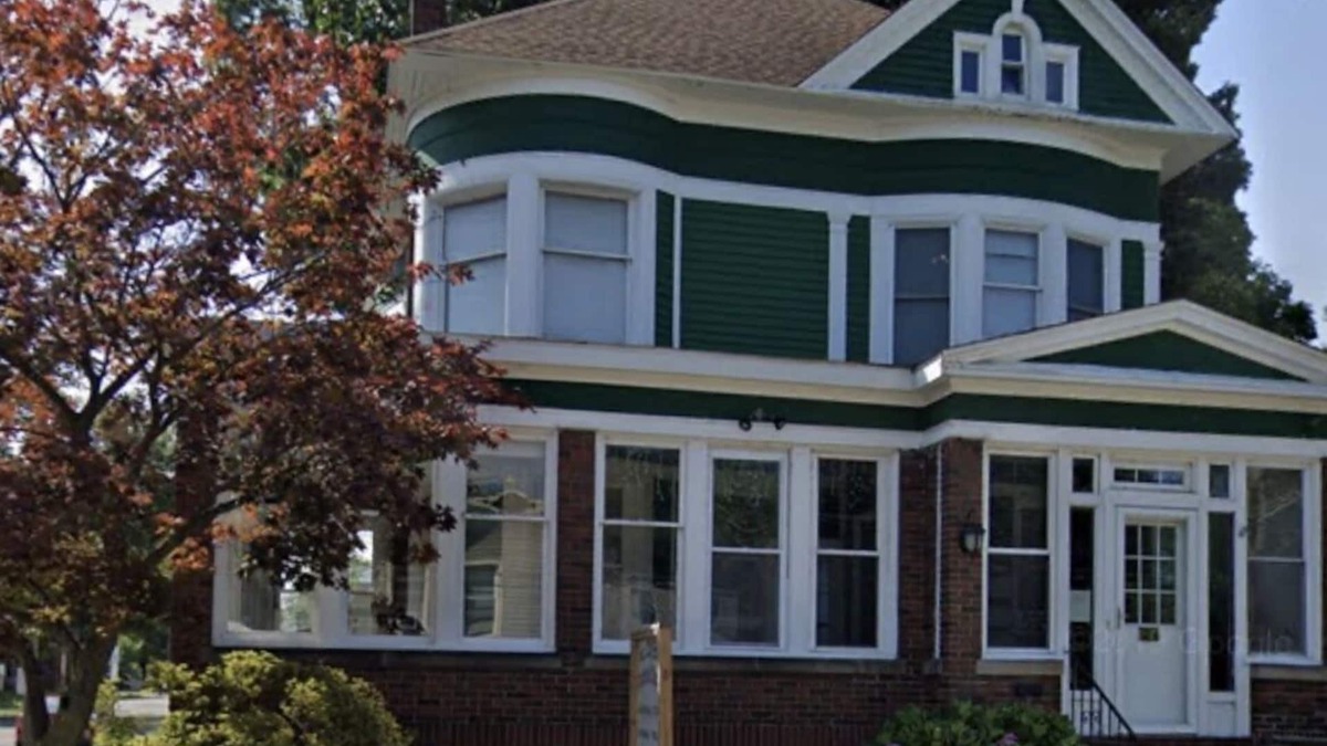 Erie House | 5 Star Victorian Mansion Downtown Erie