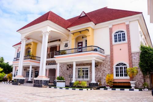 Bono East Region Hotel | 5 Star Villa Hotel