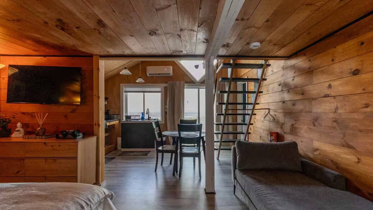 Acra Cabin | 5 State View-Cozy Mountain Loft