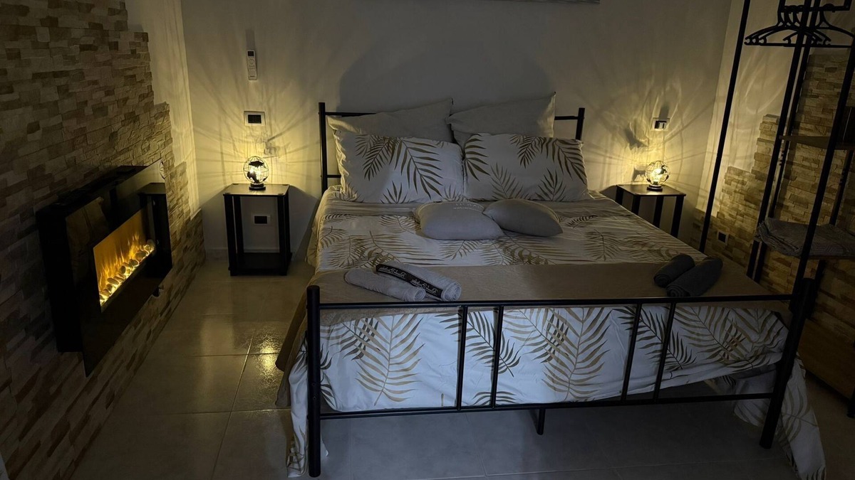 Taranto Apartment | 50 Brooklyn suite Studio beautiful downtown Taranto