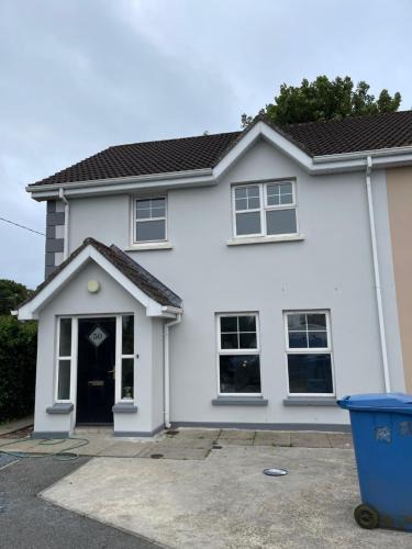 Strabane House | 50 Lampton Court