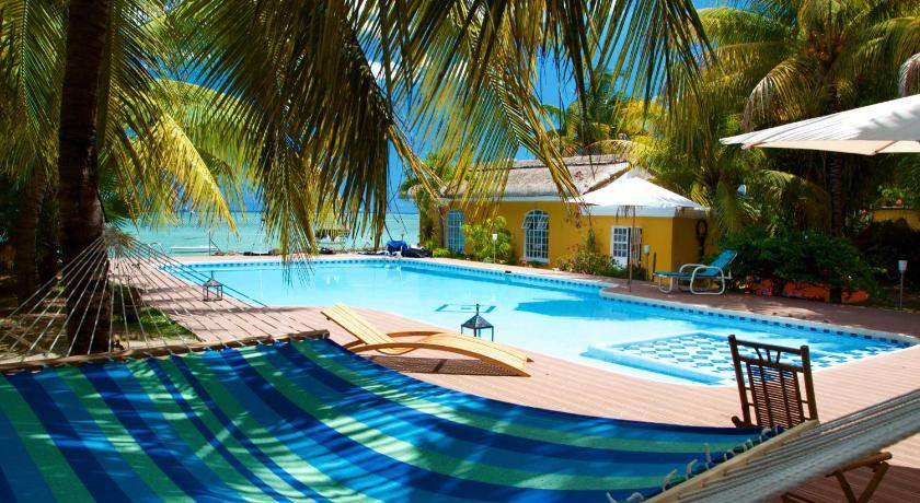 Pointe Aux Sables Hotel | 50 m² Hotel ∙ 2 bedrooms ∙ 6 guests