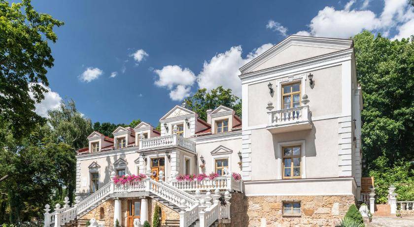 Ostrowiec Swietokrzyski Hotel | 50 m² Hotel ∙ 5 guests