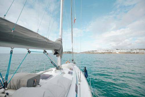 Albufeira Boat Rental | 50 m² Houseboat ∙ 3 bedrooms ∙ 6 guests